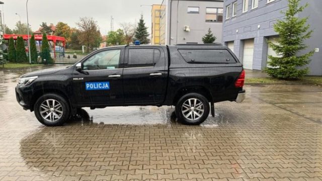 Ostródzcy policjanci otrzymali nowy samochód terenowy