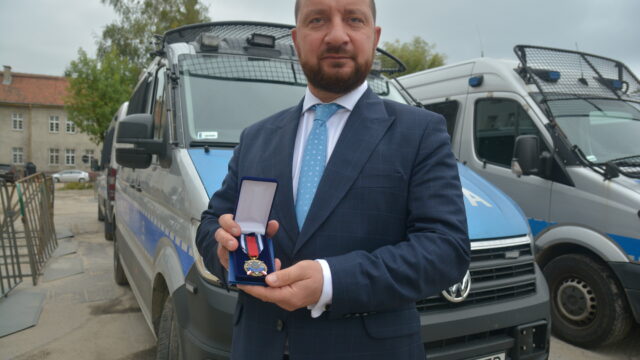 Prezes WFOŚiGW w Olsztynie odznaczony medalem za zasługi dla policji